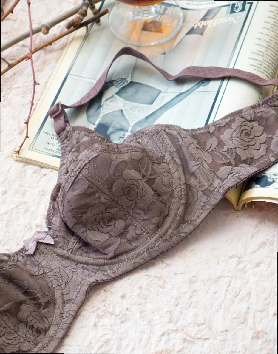 Why the underwire bikini top is back in 2026